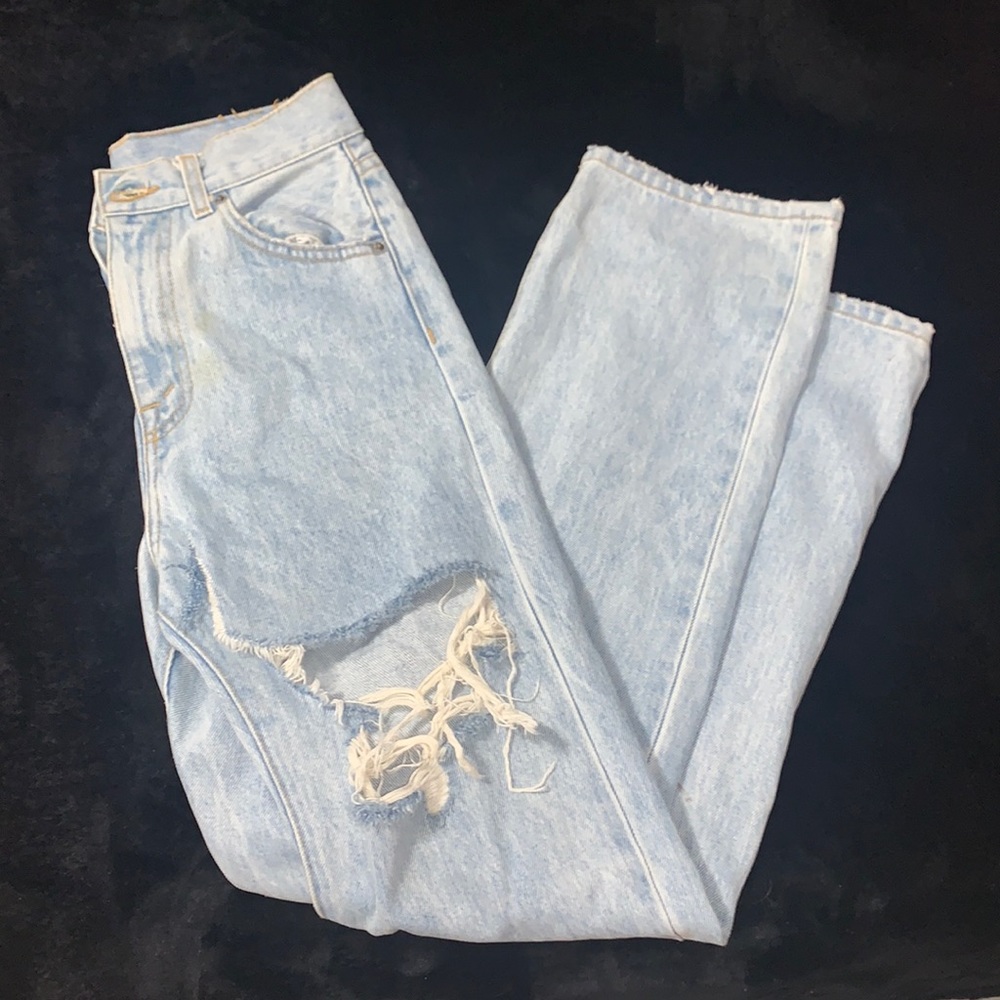 LF Carmar distressed jeans